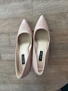 Nine West Nude Pumps